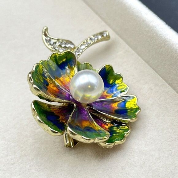 Yellow Gold with White Diamond Crystal and Pearl Enamel Flower Pin Back Brooch - Picture 6 of 9